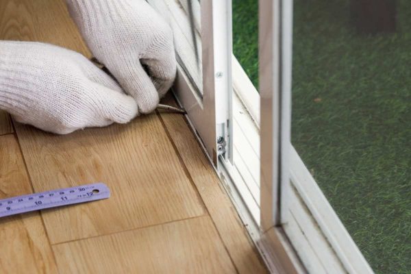 Service-Sliding-door-rollers.jpg Service-Sliding-door-rollers.jpg
